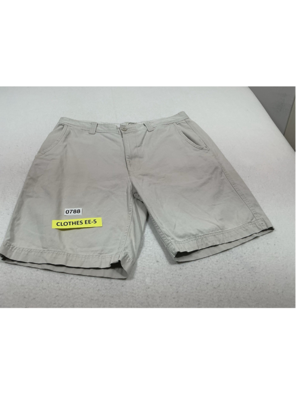 Mens Excellent St John’s Bay Beige Shorts Waist 36 Inch